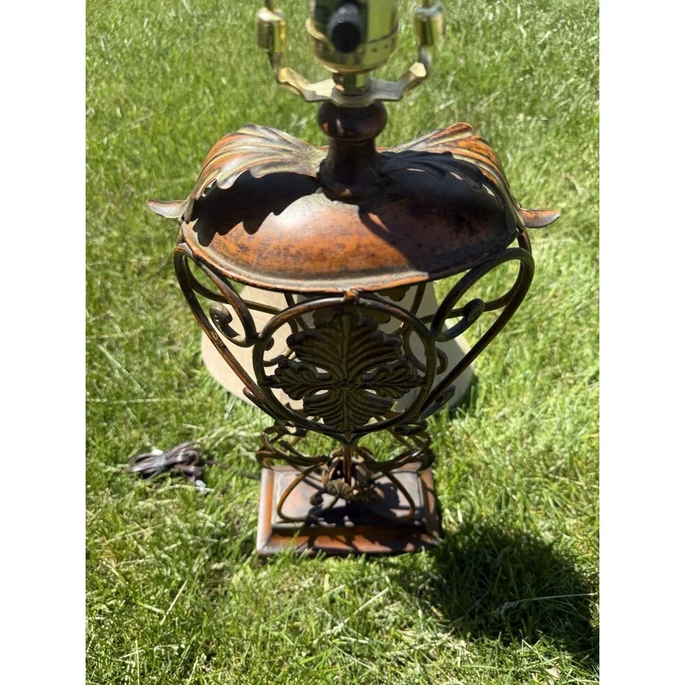 VTG 50th Traditional Table Lamb Metal Royal Base Ornate Scrollwork Bill Head 38”